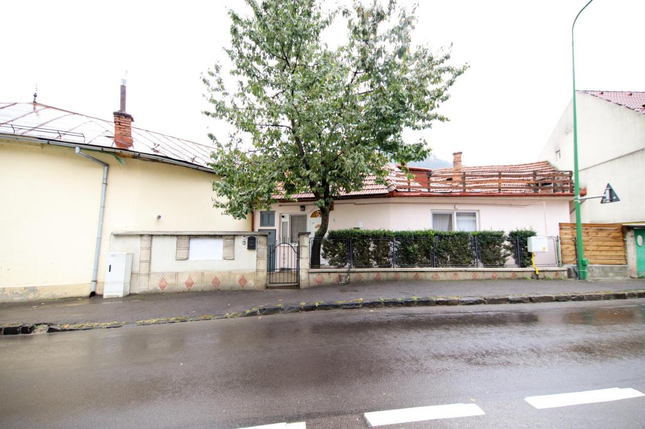 June Studio Apartamento Braşov Exterior foto